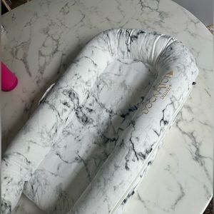 Deluxe+ Dock a ToT - Carrara Marble